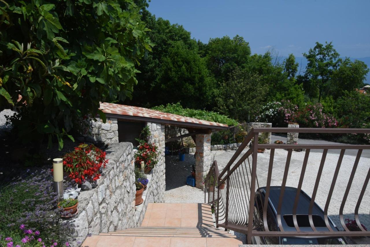 Apartments Sandra Brseč Екстериор снимка