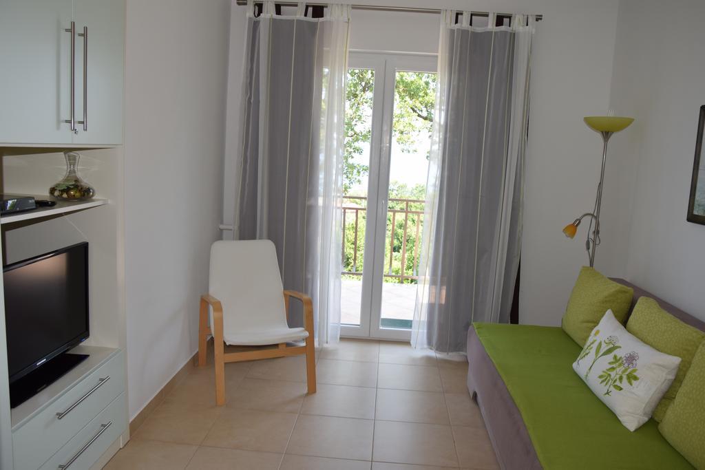Apartments Sandra Brseč Екстериор снимка