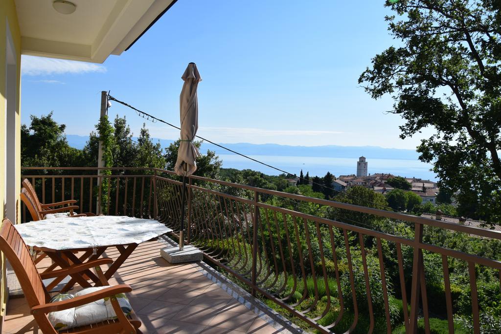 Apartments Sandra Brseč Екстериор снимка