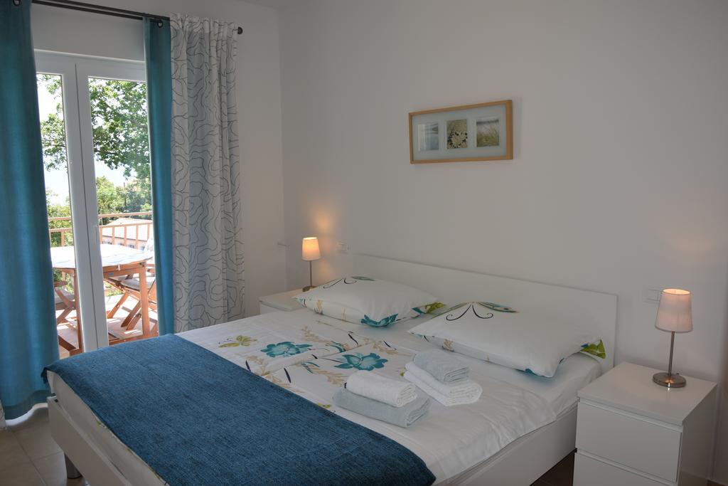Apartments Sandra Brseč Екстериор снимка