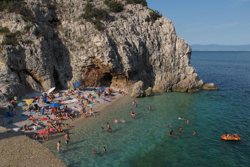 Apartments Sandra Brseč Екстериор снимка