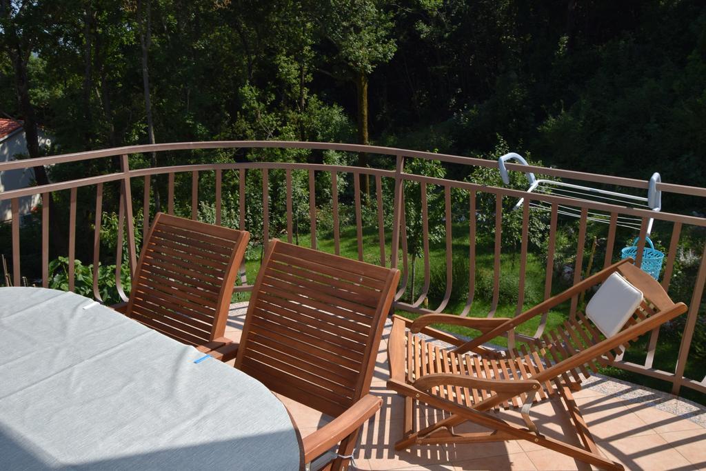 Apartments Sandra Brseč Екстериор снимка